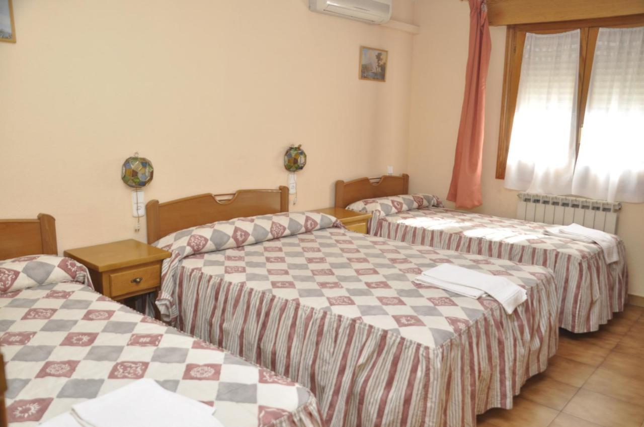 Hotel Tres Arcos سان لورنزو دي ش الإسكوريال الغرفة الصورة