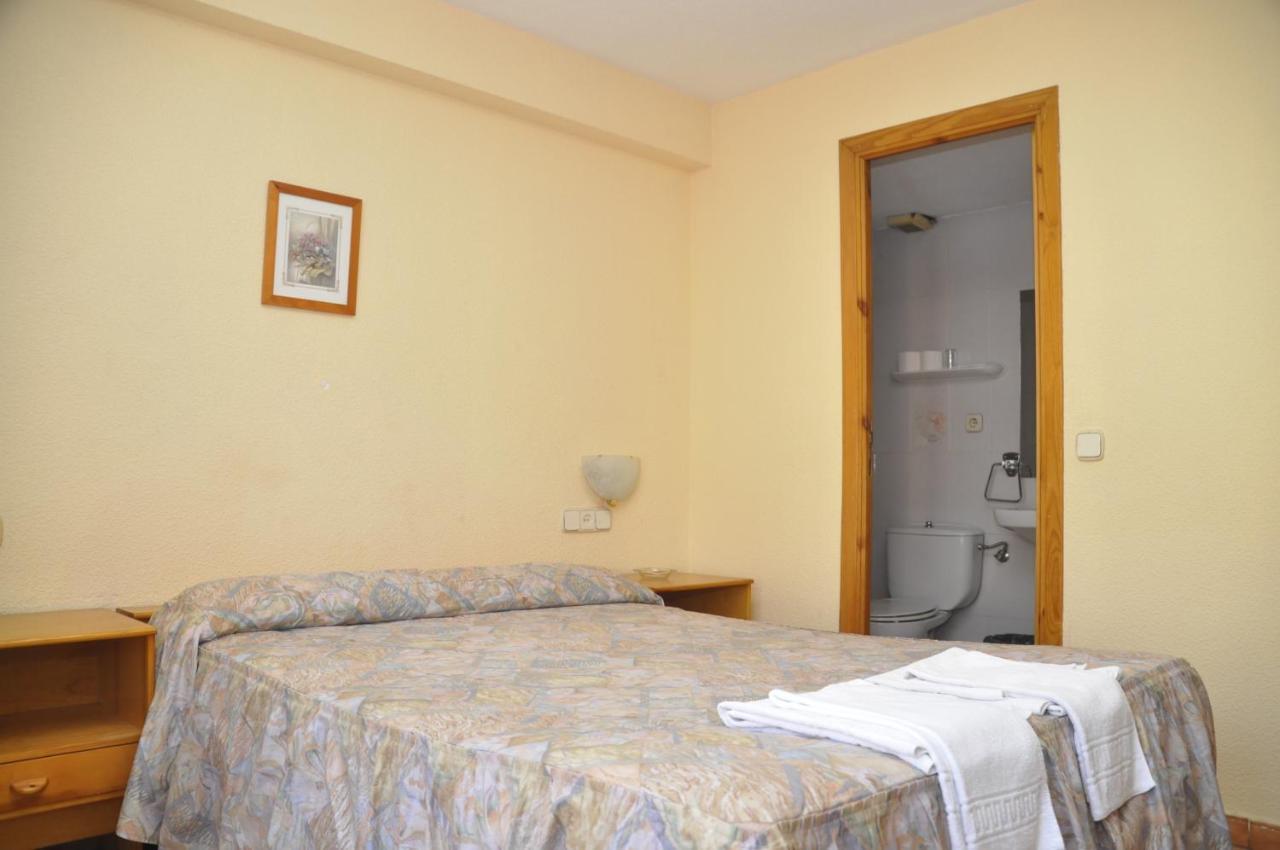 Hotel Tres Arcos سان لورنزو دي ش الإسكوريال الغرفة الصورة
